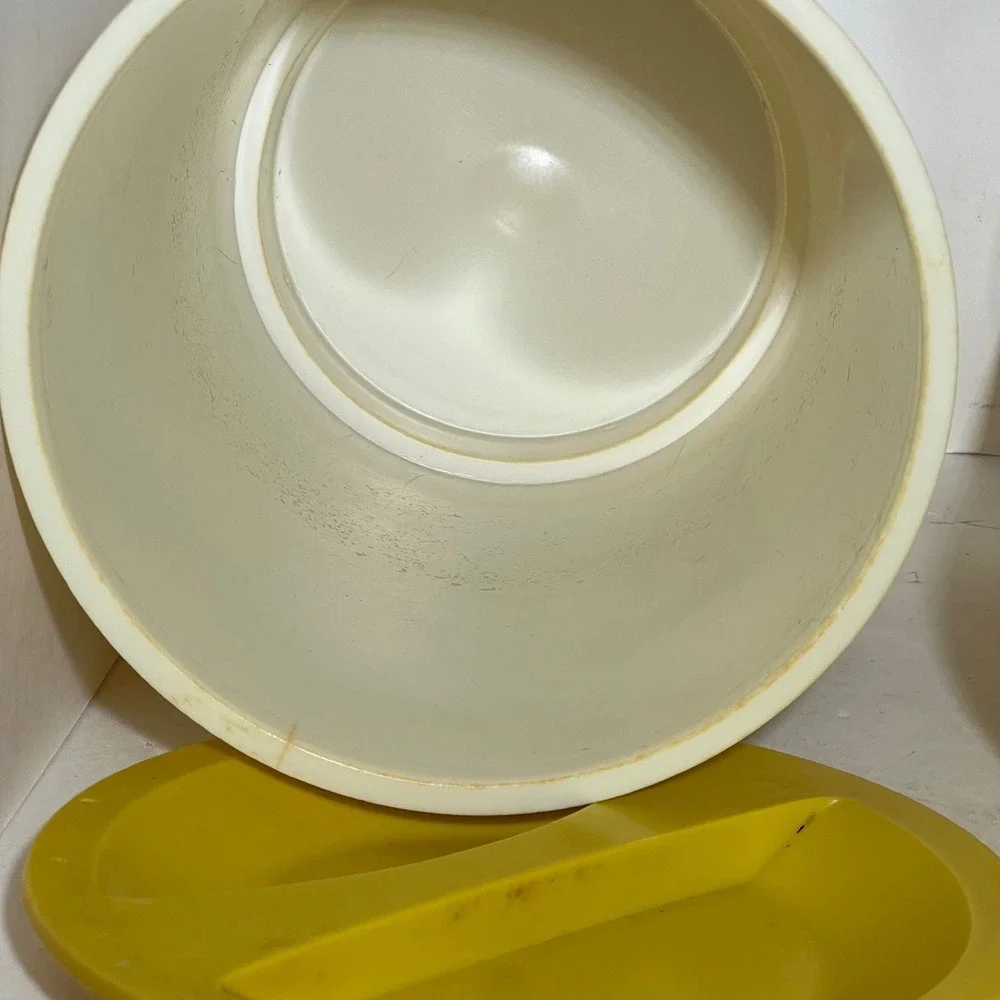 N/A vintage plastic
